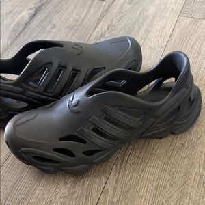 adidas All-Black Ventilated Foam Slip-Ons New Size 8 woman’s